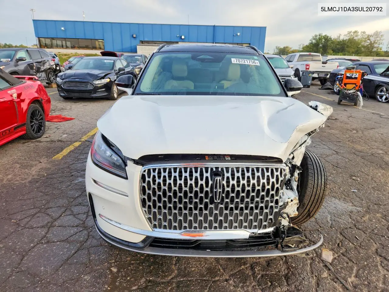 2025 LINCOLN CORSAIR VIN 5LMCJ1DA3SUL20792 — фото 5