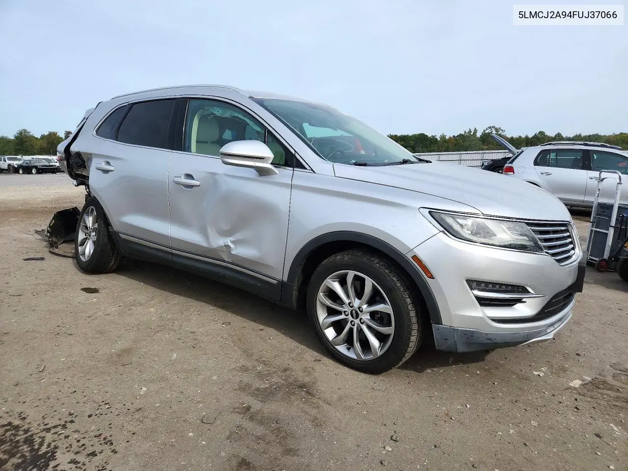 2015 LINCOLN MKC VIN 5LMCJ2A94FUJ37066 — фото 4