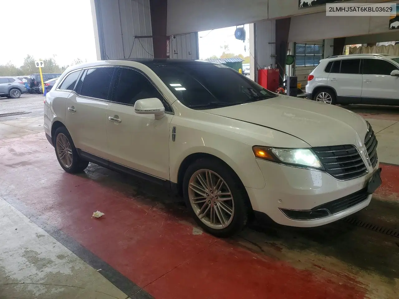 2019 LINCOLN MKT VIN 2LMHJ5AT6KBL03629 — фото 4