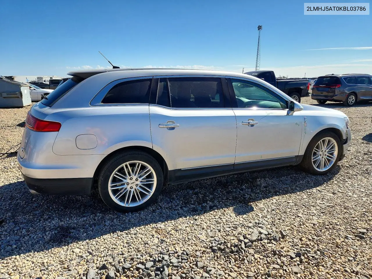 2019 LINCOLN MKT VIN 2LMHJ5AT0KBL03786 — фото 3