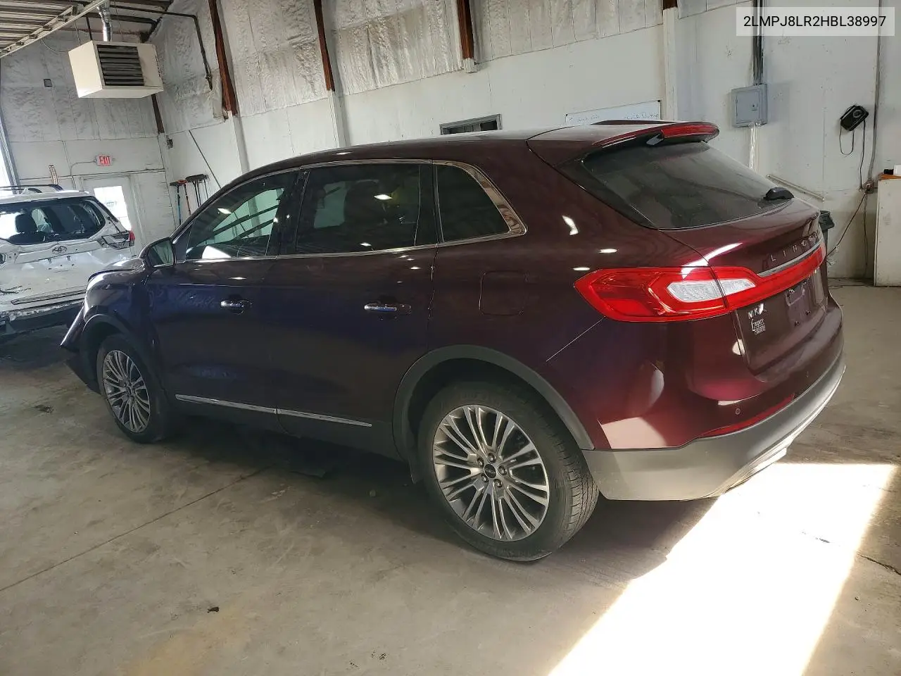 2017 LINCOLN MKX VIN 2LMPJ8LR2HBL38997 — фото 2