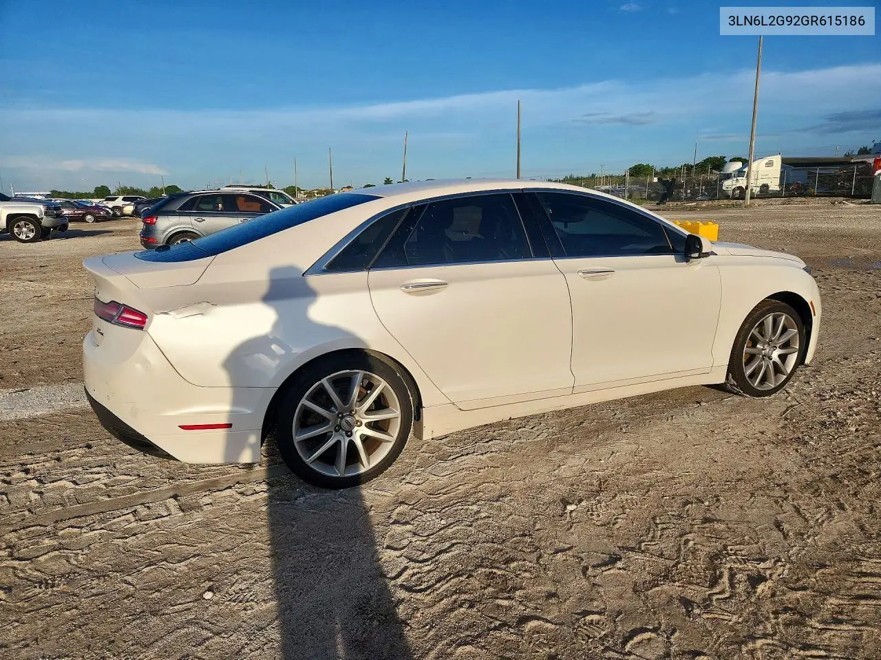 2016 LINCOLN MKZ VIN 3LN6L2G92GR615186 — фото 3