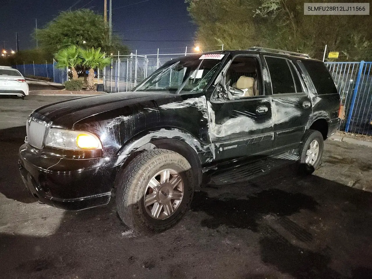 LINCOLN NAVIGATOR 2002, VIN 5LMFU28R12LJ11566