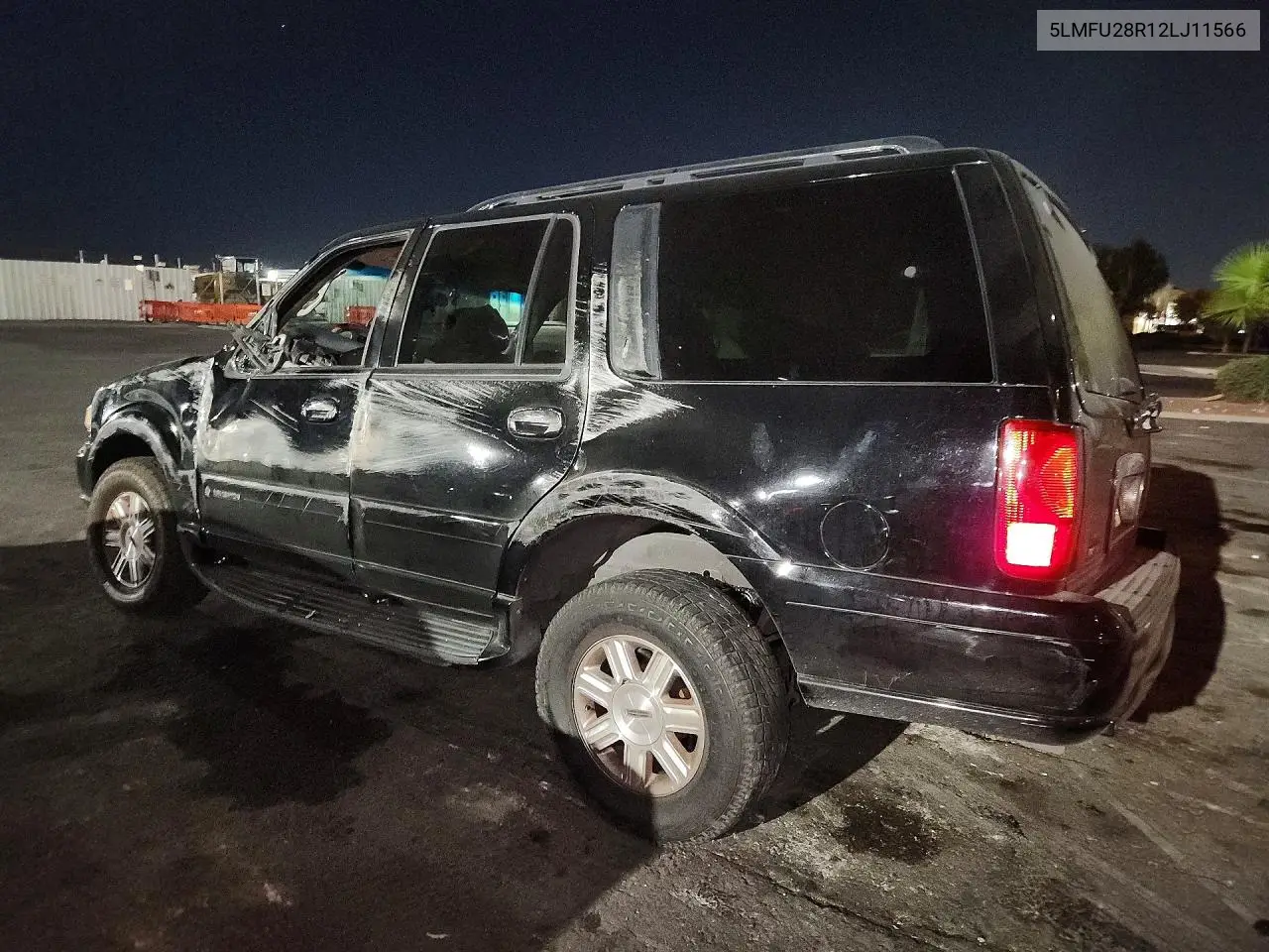 2002 LINCOLN NAVIGATOR VIN 5LMFU28R12LJ11566 — фото 2