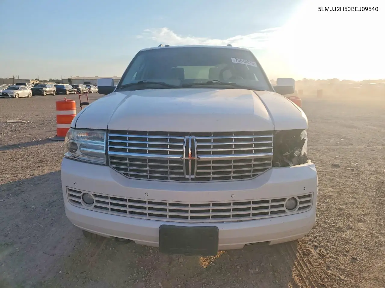 2011 LINCOLN NAVIGATOR VIN 5LMJJ2H50BEJ09540 — фото 5