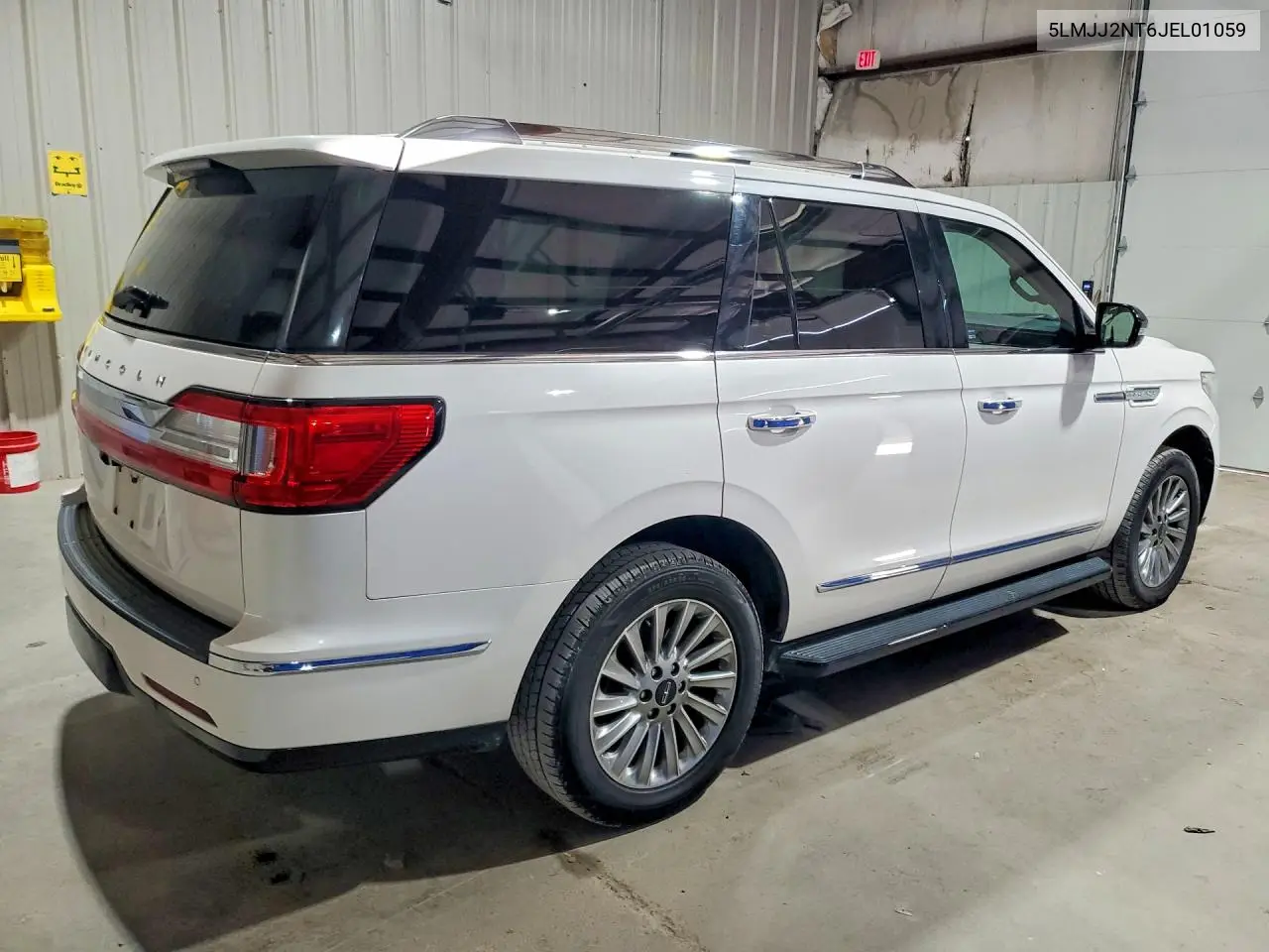 2018 LINCOLN NAVIGATOR VIN 5LMJJ2NT6JEL01059 — фото 3