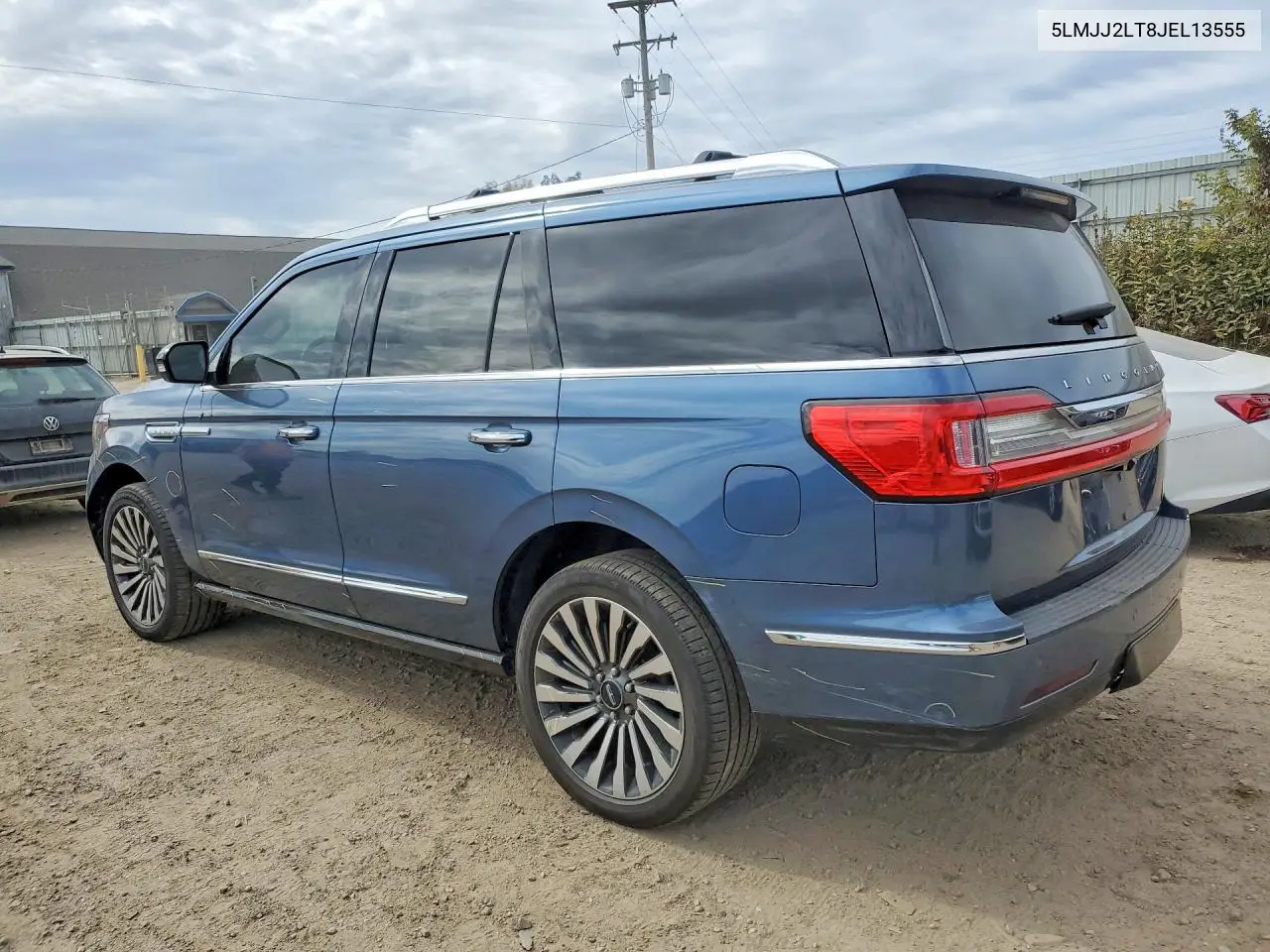 2018 LINCOLN NAVIGATOR VIN 5LMJJ2LT8JEL13555 — фото 2