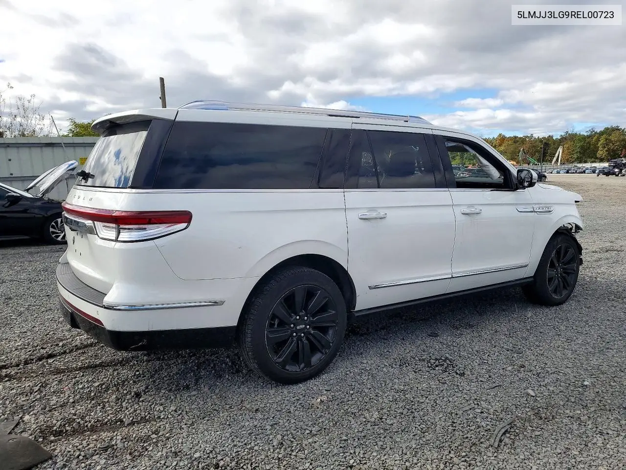 2024 LINCOLN NAVIGATOR VIN 5LMJJ3LG9REL00723 — фото 3