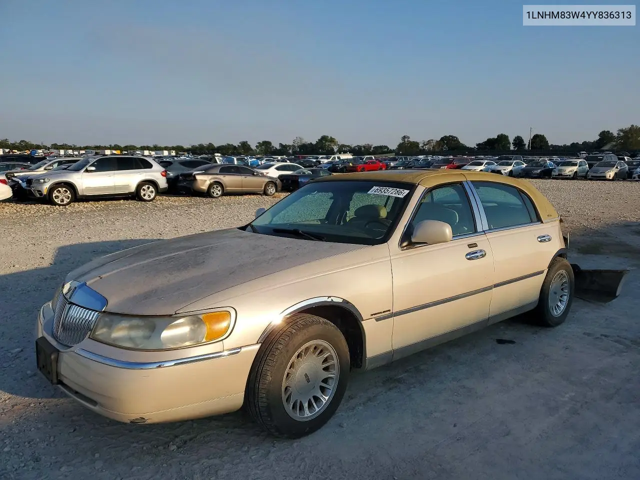 LINCOLN TOWN CAR 2000, VIN 1LNHM83W4YY836313