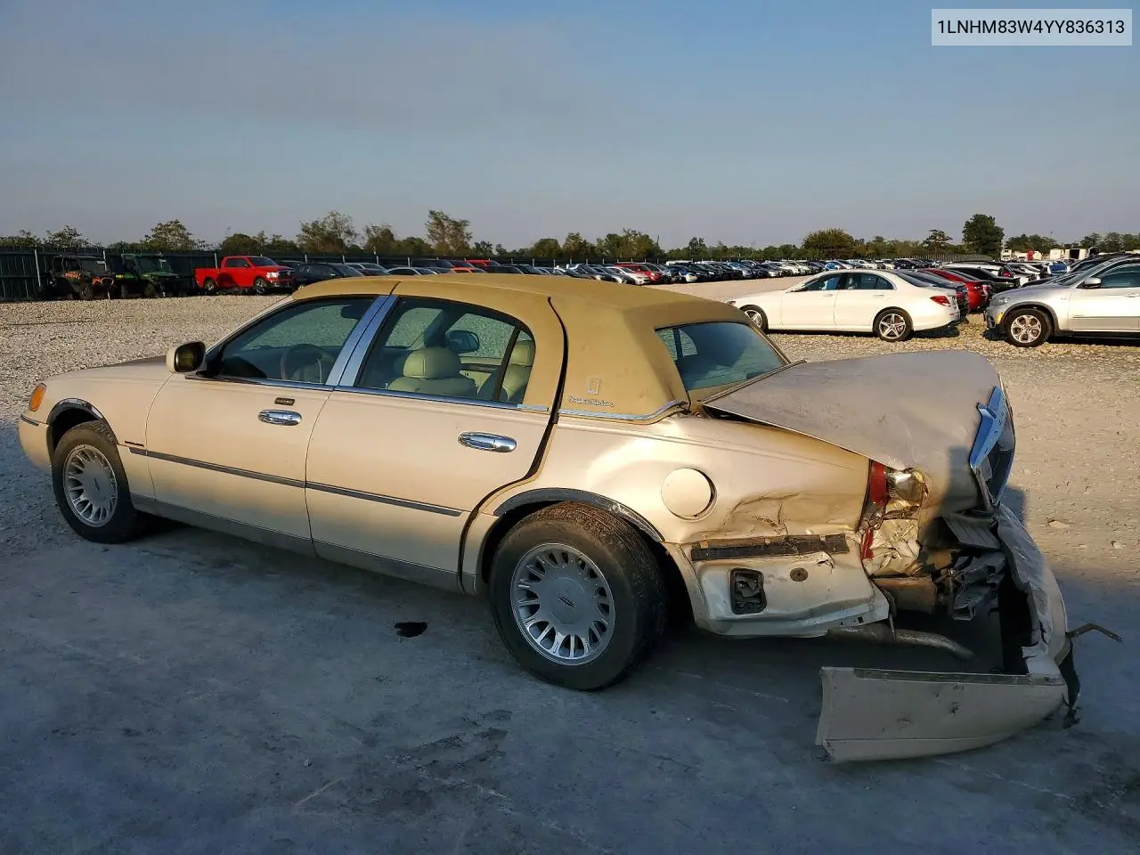 2000 LINCOLN TOWN CAR VIN 1LNHM83W4YY836313 — фото 2