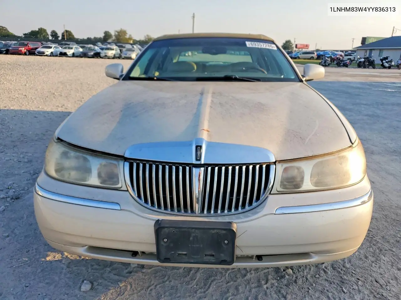 2000 LINCOLN TOWN CAR VIN 1LNHM83W4YY836313 — фото 5