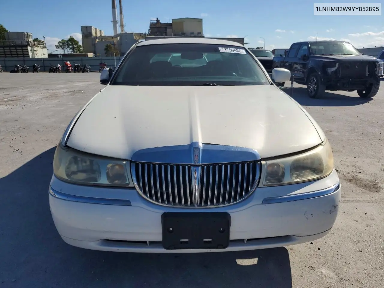 2000 LINCOLN TOWN CAR VIN 1LNHM82W9YY852895 — фото 5