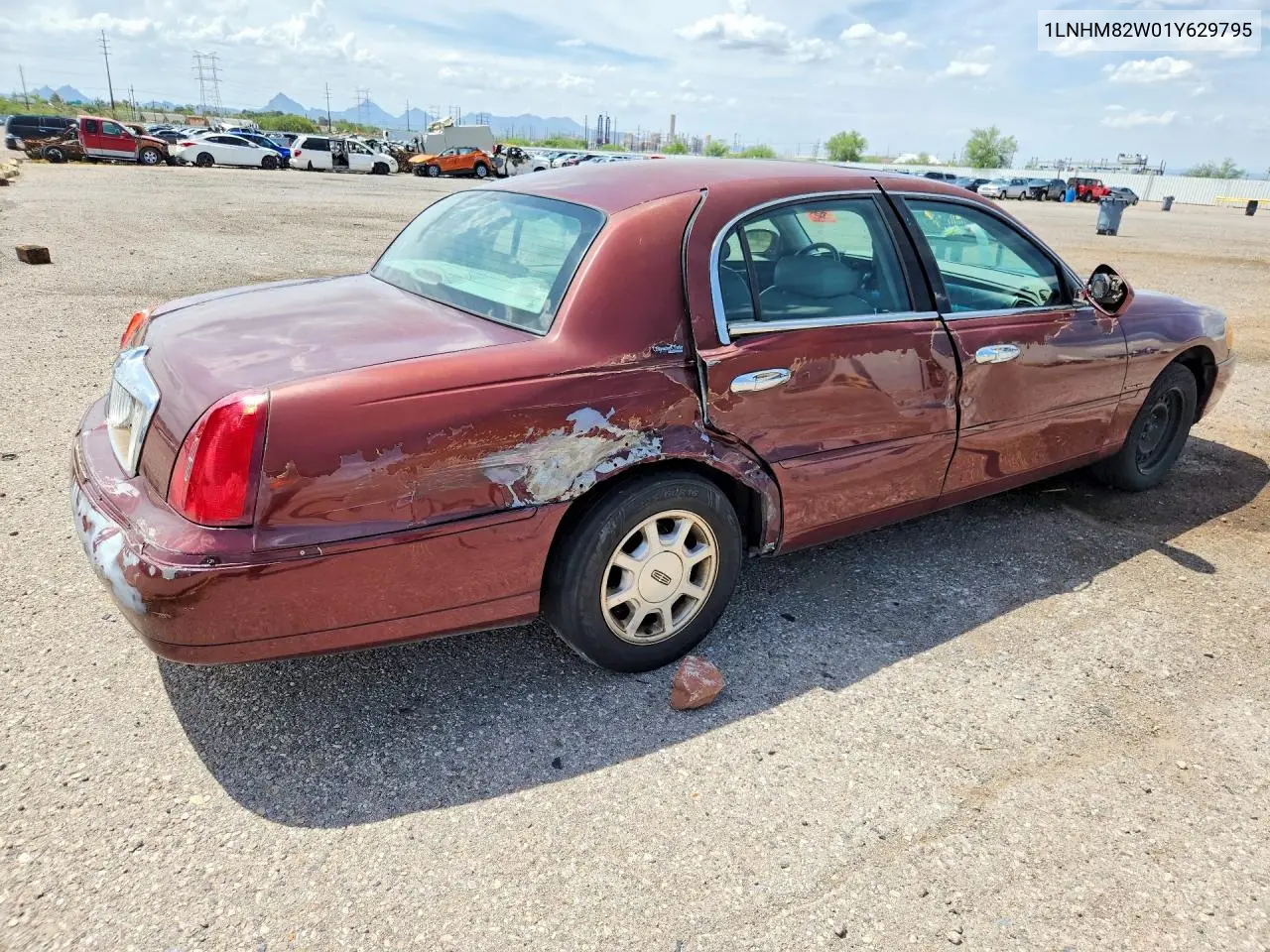 2001 LINCOLN TOWN CAR VIN 1LNHM82W01Y629795 — фото 3
