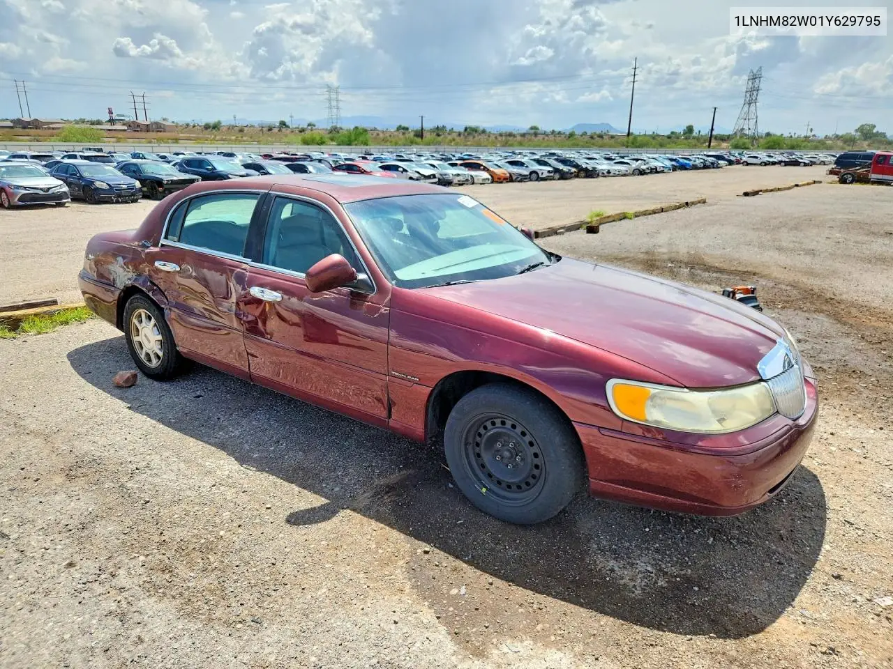 2001 LINCOLN TOWN CAR VIN 1LNHM82W01Y629795 — фото 4