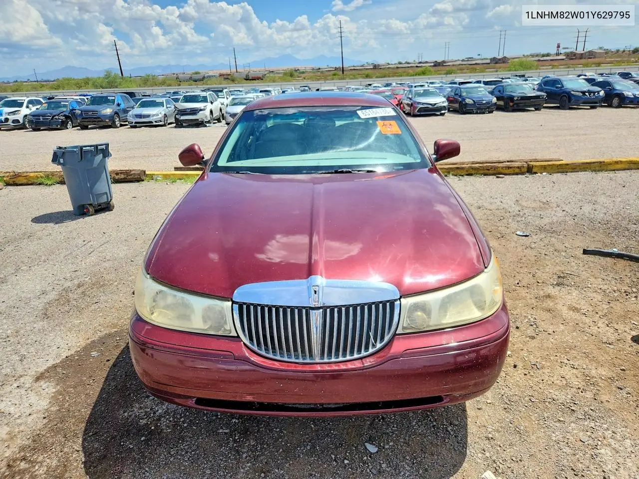 2001 LINCOLN TOWN CAR VIN 1LNHM82W01Y629795 — фото 5