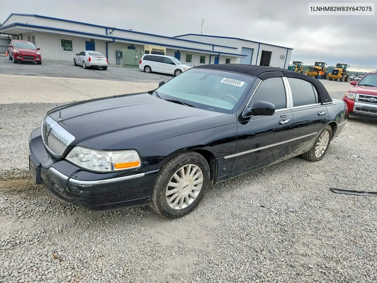 LINCOLN TOWN CAR 2003, VIN 1LNHM82W83Y647075