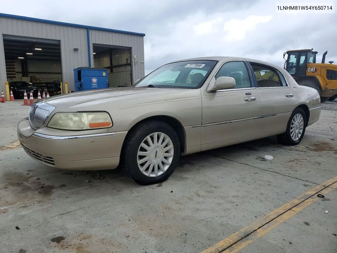 LINCOLN TOWN CAR 2004, VIN 1LNHM81W54Y650714