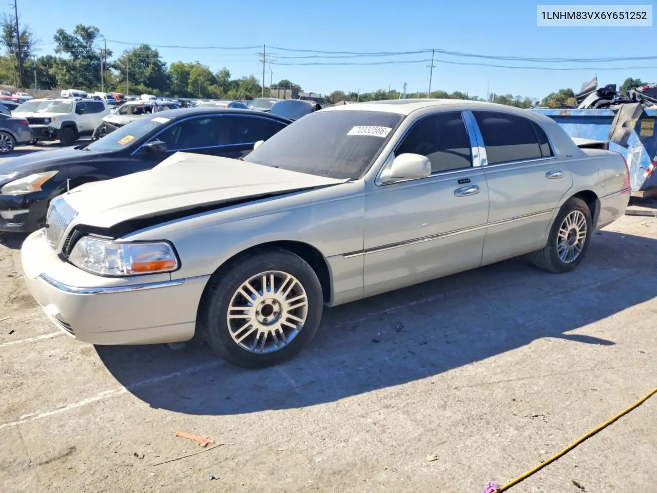 LINCOLN TOWN CAR 2006, VIN 1LNHM83VX6Y651252