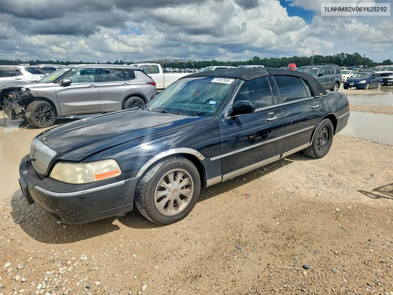 LINCOLN TOWN CAR 2006, VIN 1LNHM82V06Y625292