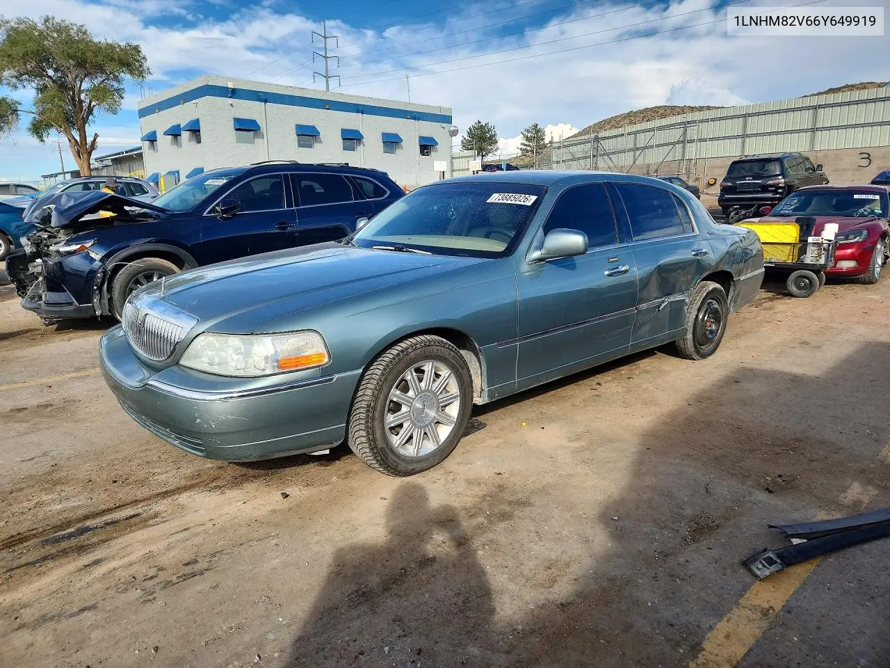 LINCOLN TOWN CAR 2006, VIN 1LNHM82V66Y649919