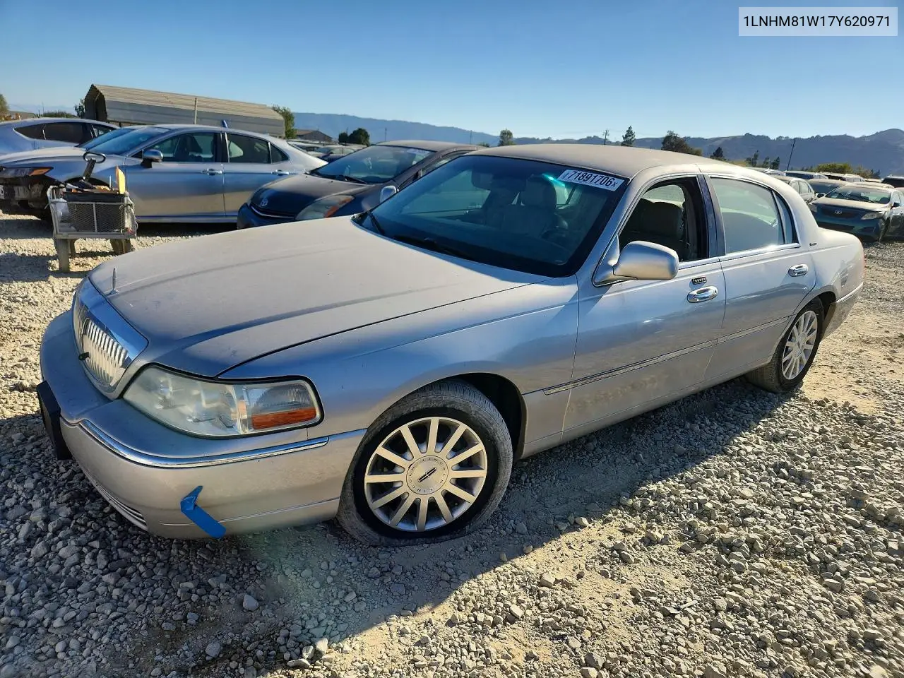 LINCOLN TOWN CAR 2007, VIN 1LNHM81W17Y620971