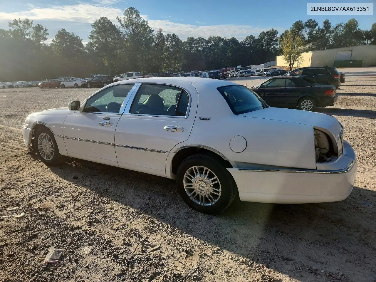 2010 LINCOLN TOWN CAR VIN 2LNBL8CV7AX613351 — фото 2
