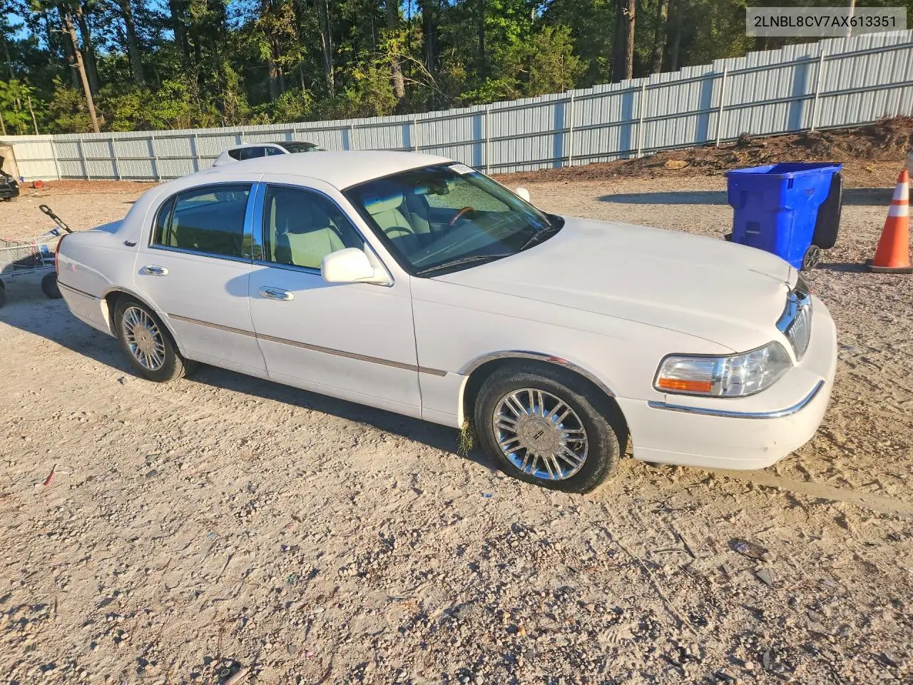 2010 LINCOLN TOWN CAR VIN 2LNBL8CV7AX613351 — фото 4