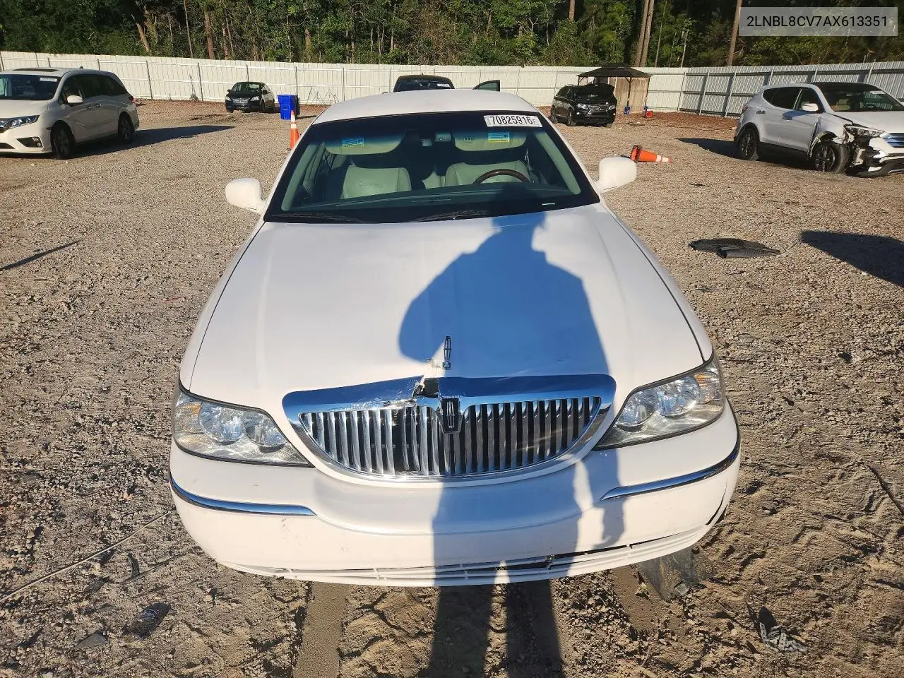 2010 LINCOLN TOWN CAR VIN 2LNBL8CV7AX613351 — фото 5