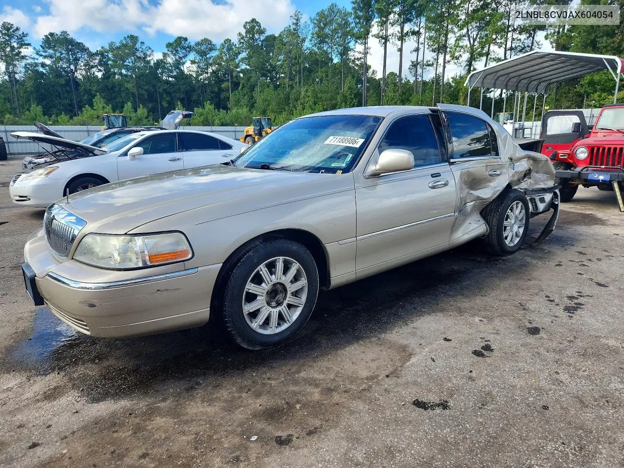 LINCOLN TOWN CAR 2010, VIN 2LNBL8CV0AX604054