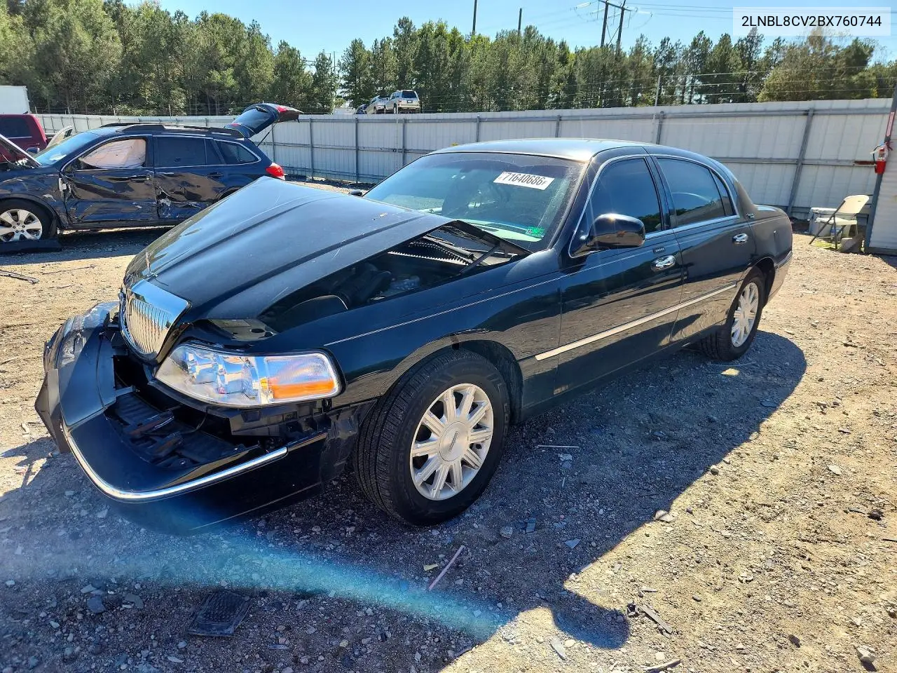 LINCOLN TOWN CAR 2011, VIN 2LNBL8CV2BX760744
