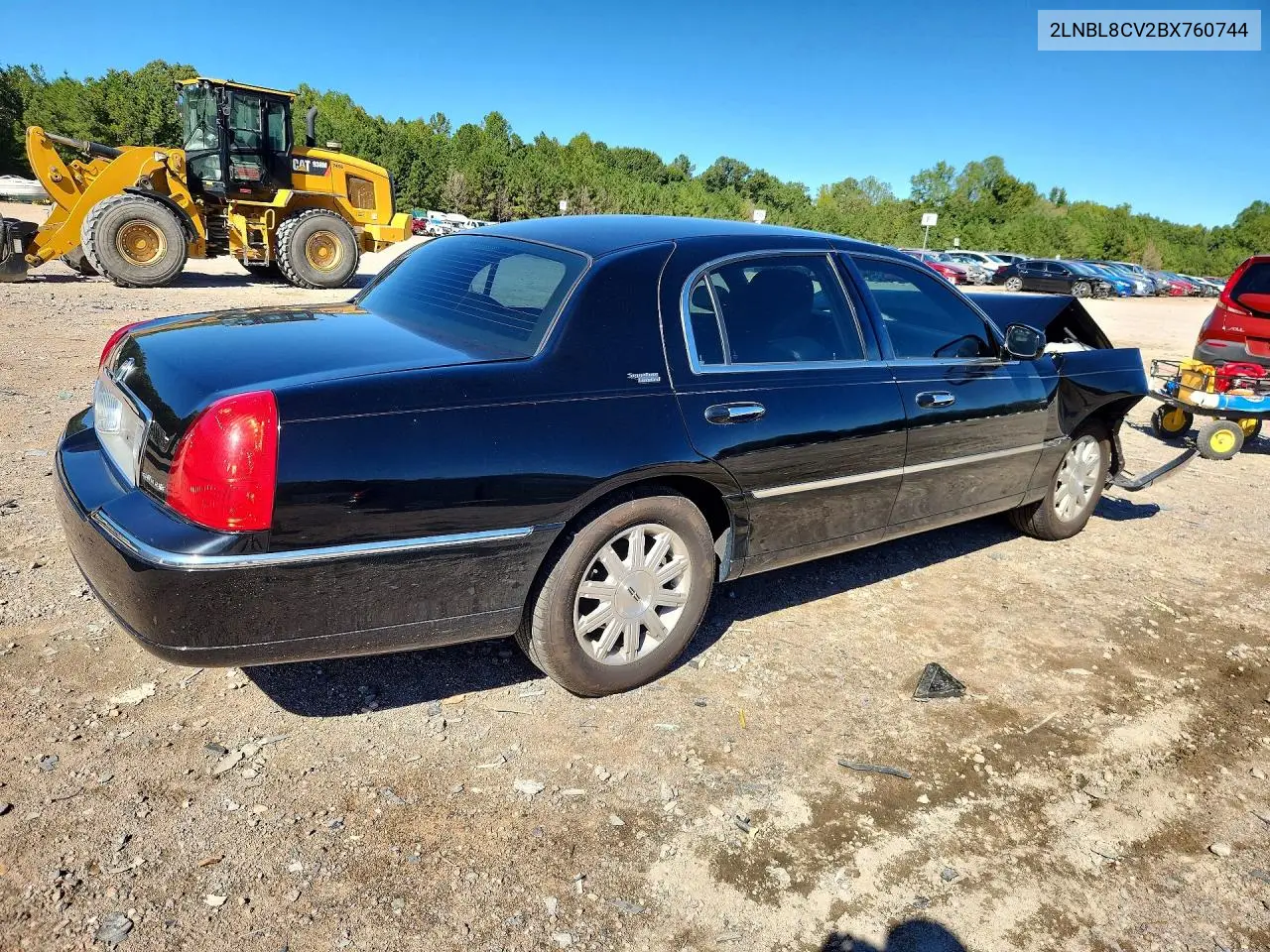 2011 LINCOLN TOWN CAR VIN 2LNBL8CV2BX760744 — фото 3