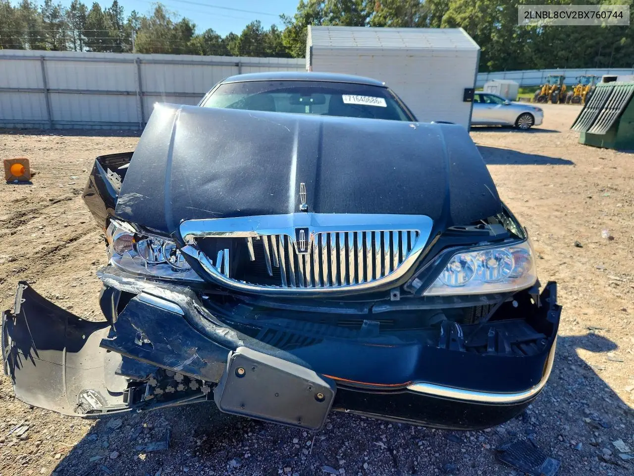2011 LINCOLN TOWN CAR VIN 2LNBL8CV2BX760744 — фото 5