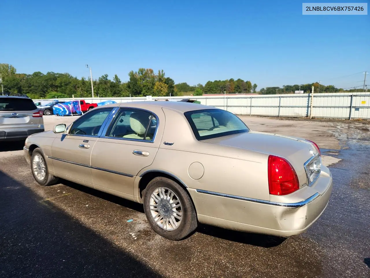 2011 LINCOLN TOWN CAR VIN 2LNBL8CV6BX757426 — фото 2