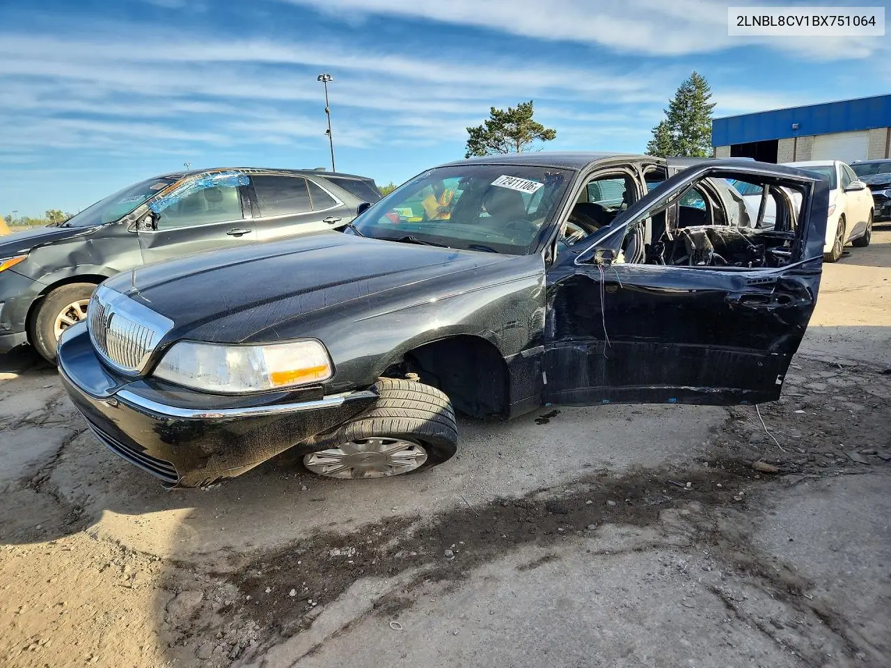 LINCOLN TOWN CAR 2011, VIN 2LNBL8CV1BX751064