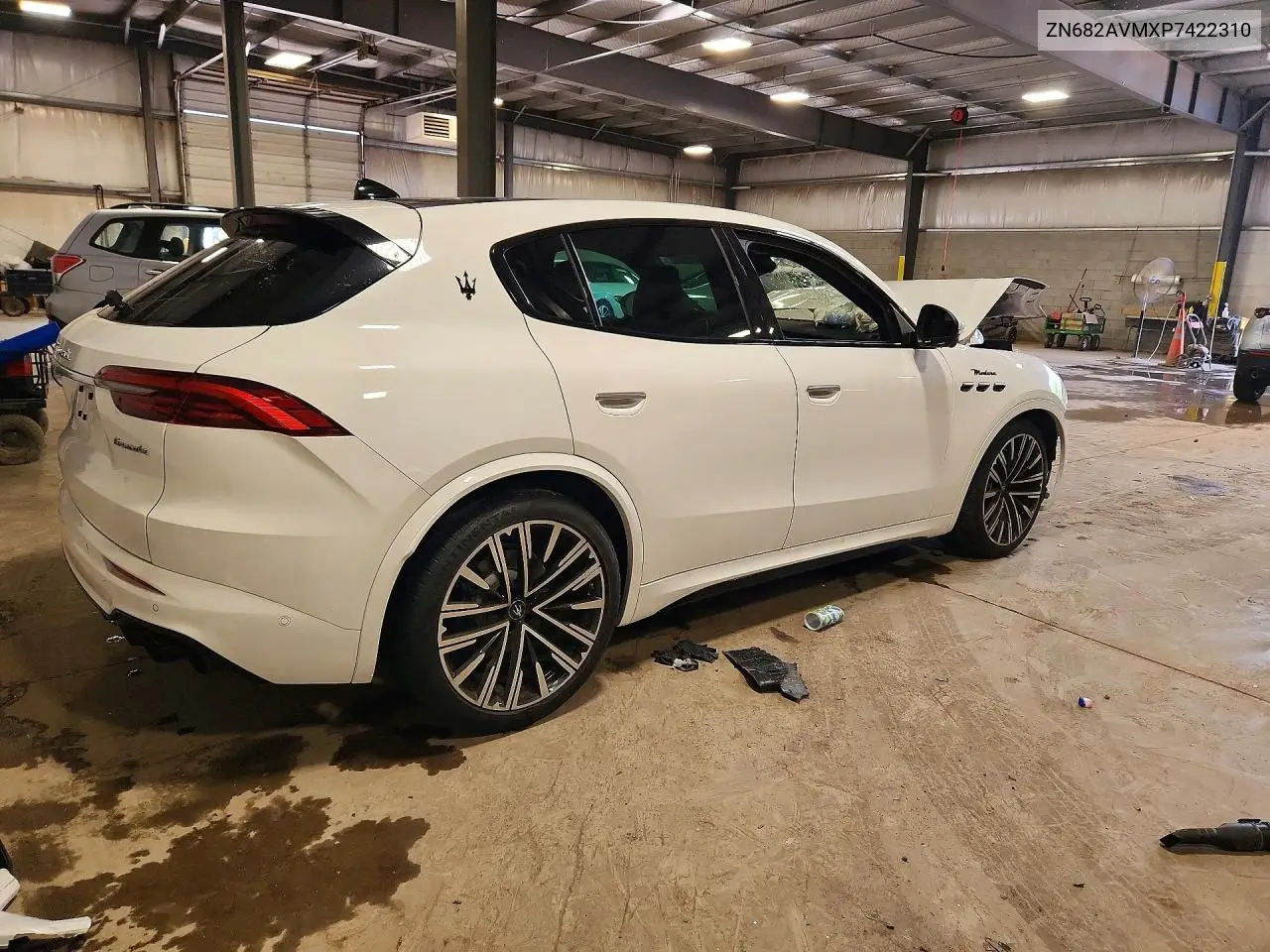 2023 MASERATI GRECALE VIN ZN682AVMXP7422310 — фото 3