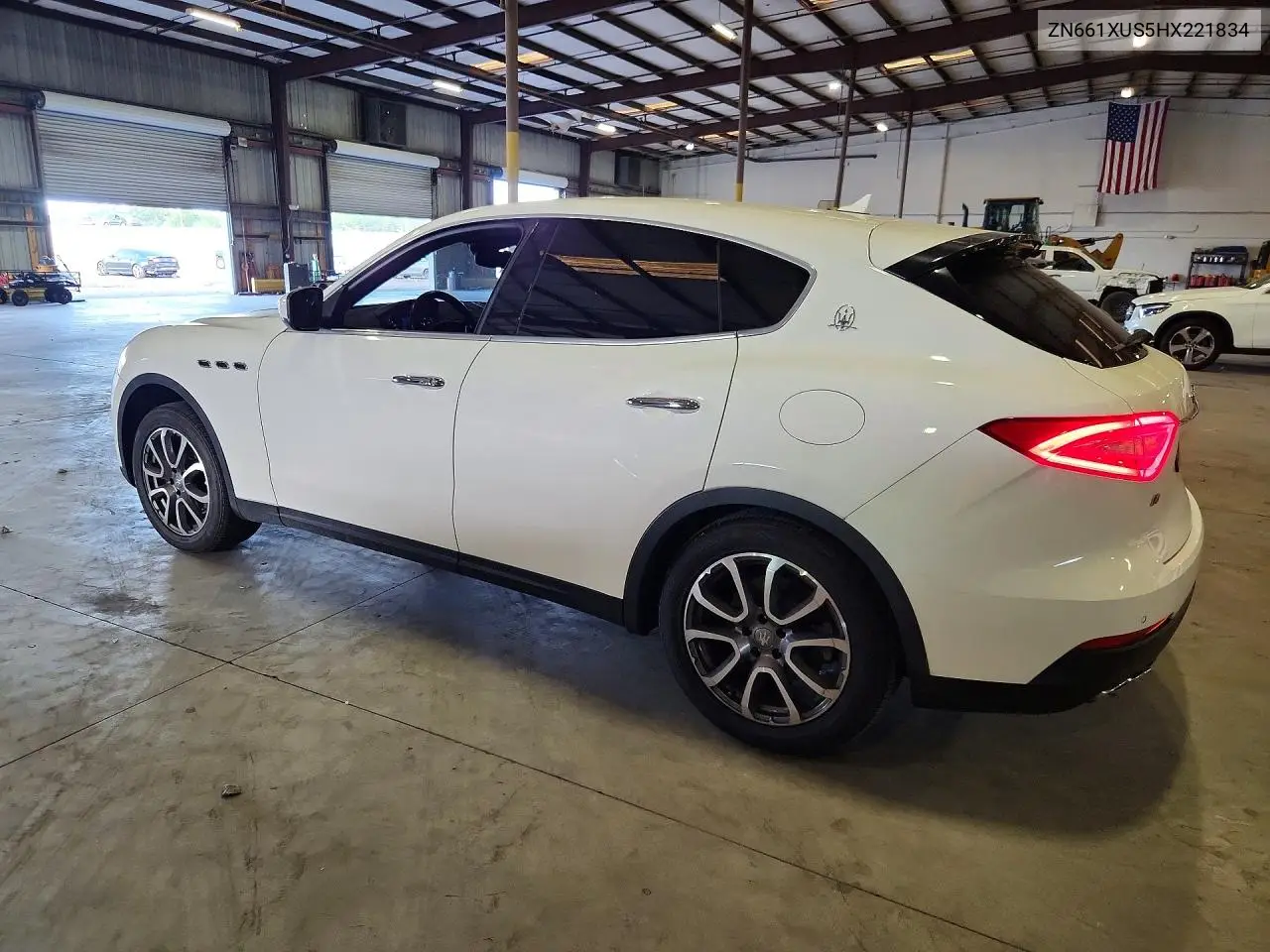 2018 MASERATI LEVANTE VIN ZN661XUS5HX221834 — фото 2