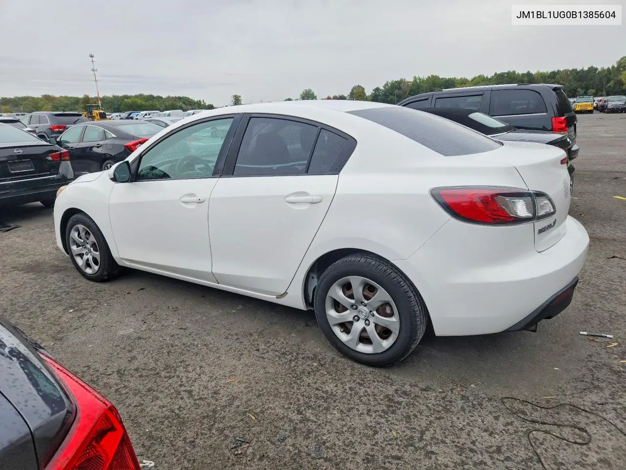 2011 MAZDA 3 VIN JM1BL1UG0B1385604 — фото 2