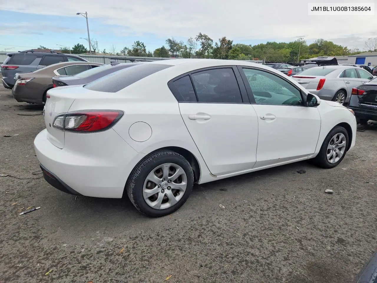 2011 MAZDA 3 VIN JM1BL1UG0B1385604 — фото 3