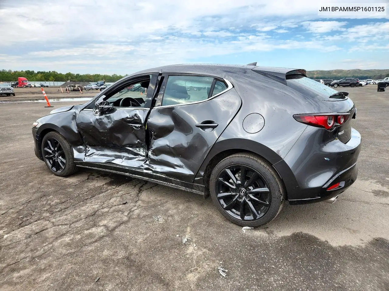 2023 MAZDA 3 VIN JM1BPAMM5P1601125 — фото 2
