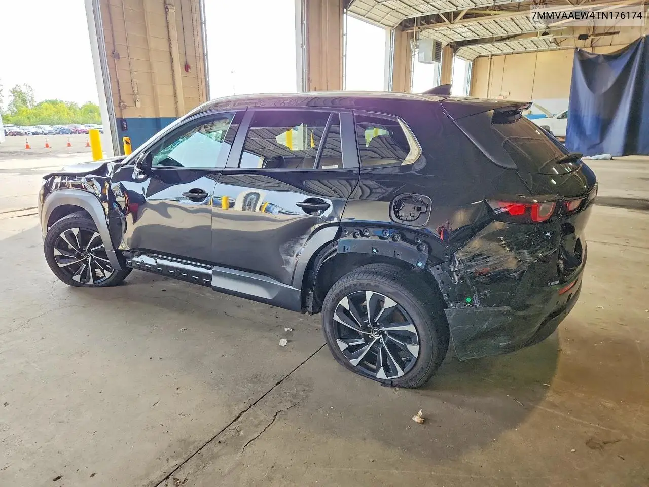 2026 MAZDA CX-50 VIN 7MMVAAEW4TN176174 — фото 2