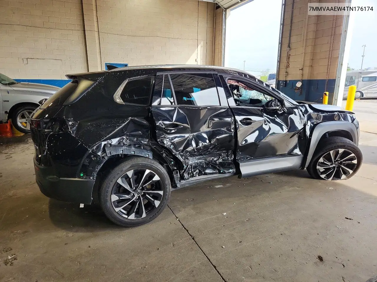 2026 MAZDA CX-50 VIN 7MMVAAEW4TN176174 — фото 3