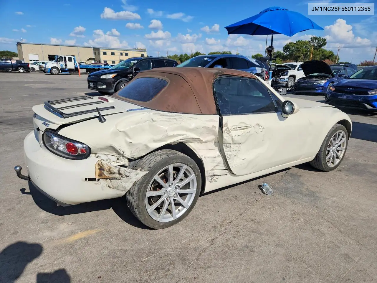 2006 MAZDA MX-5 VIN JM1NC25F560112355 — фото 3