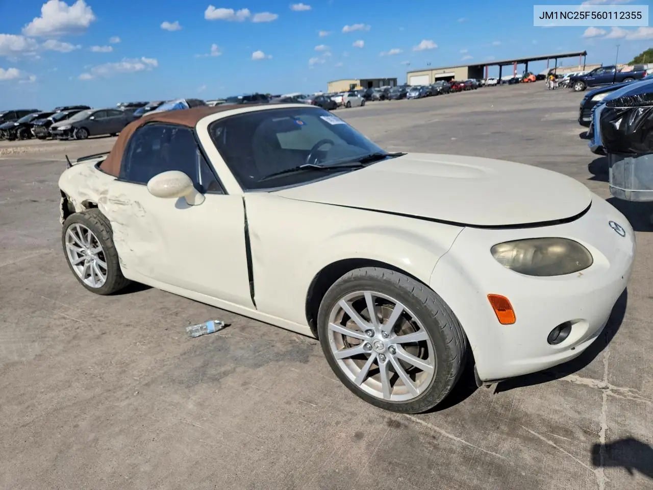 2006 MAZDA MX-5 VIN JM1NC25F560112355 — фото 4