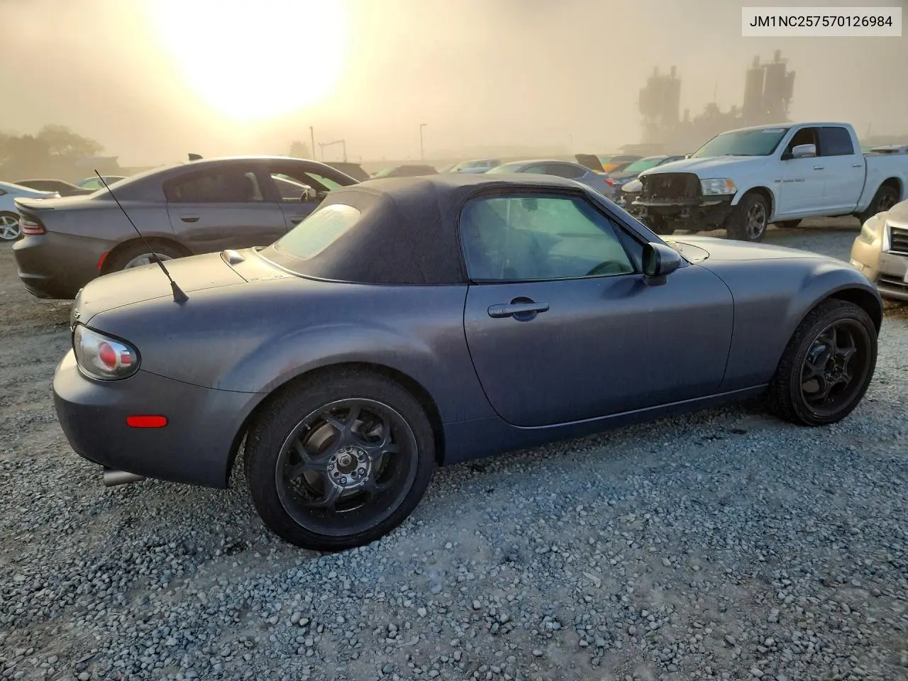 2007 MAZDA MX-5 VIN JM1NC25F570126984 — фото 3