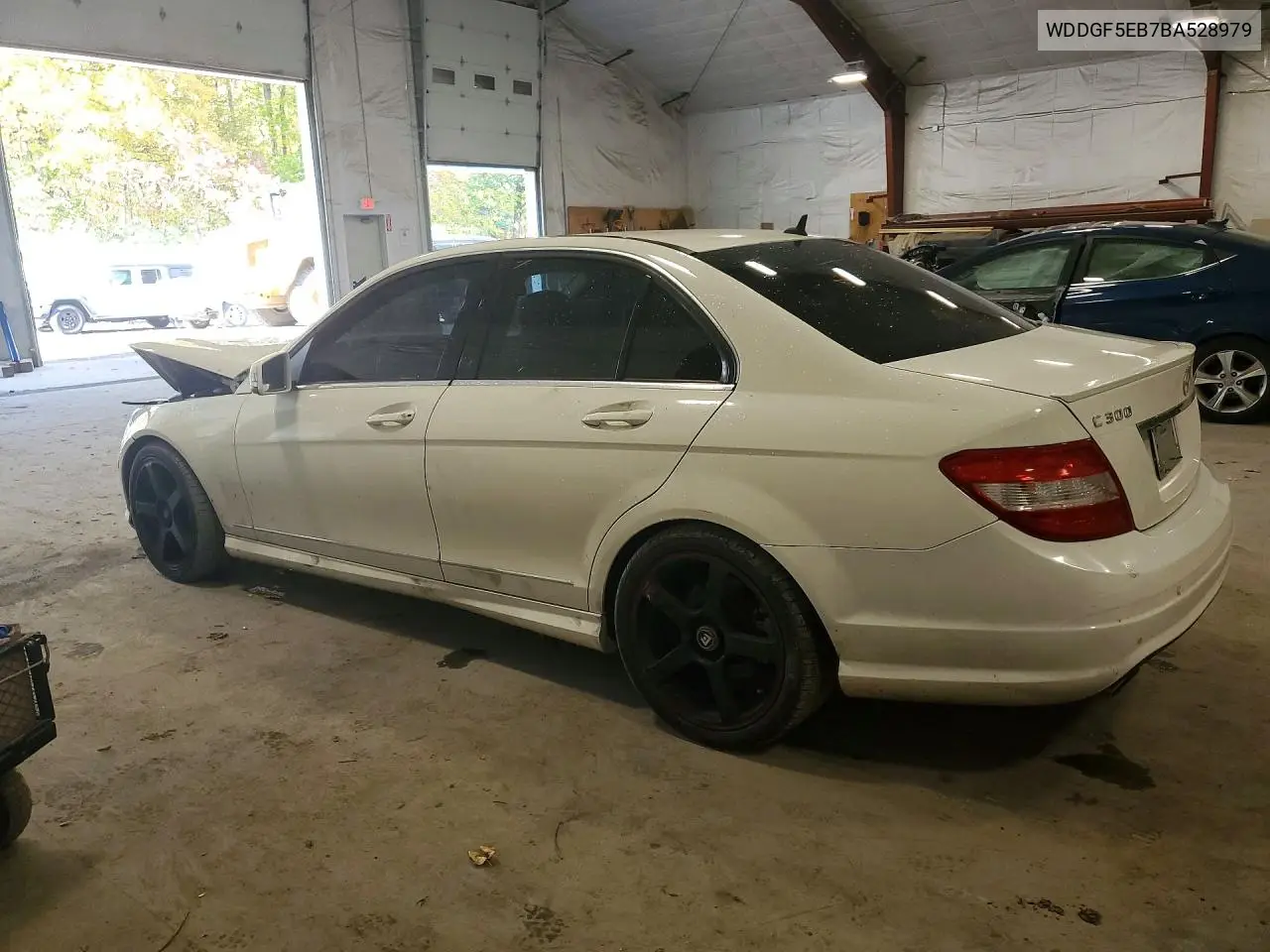 2011 MERCEDES C-KLASSE VIN WDDGF5EB7BA528979 — фото 2