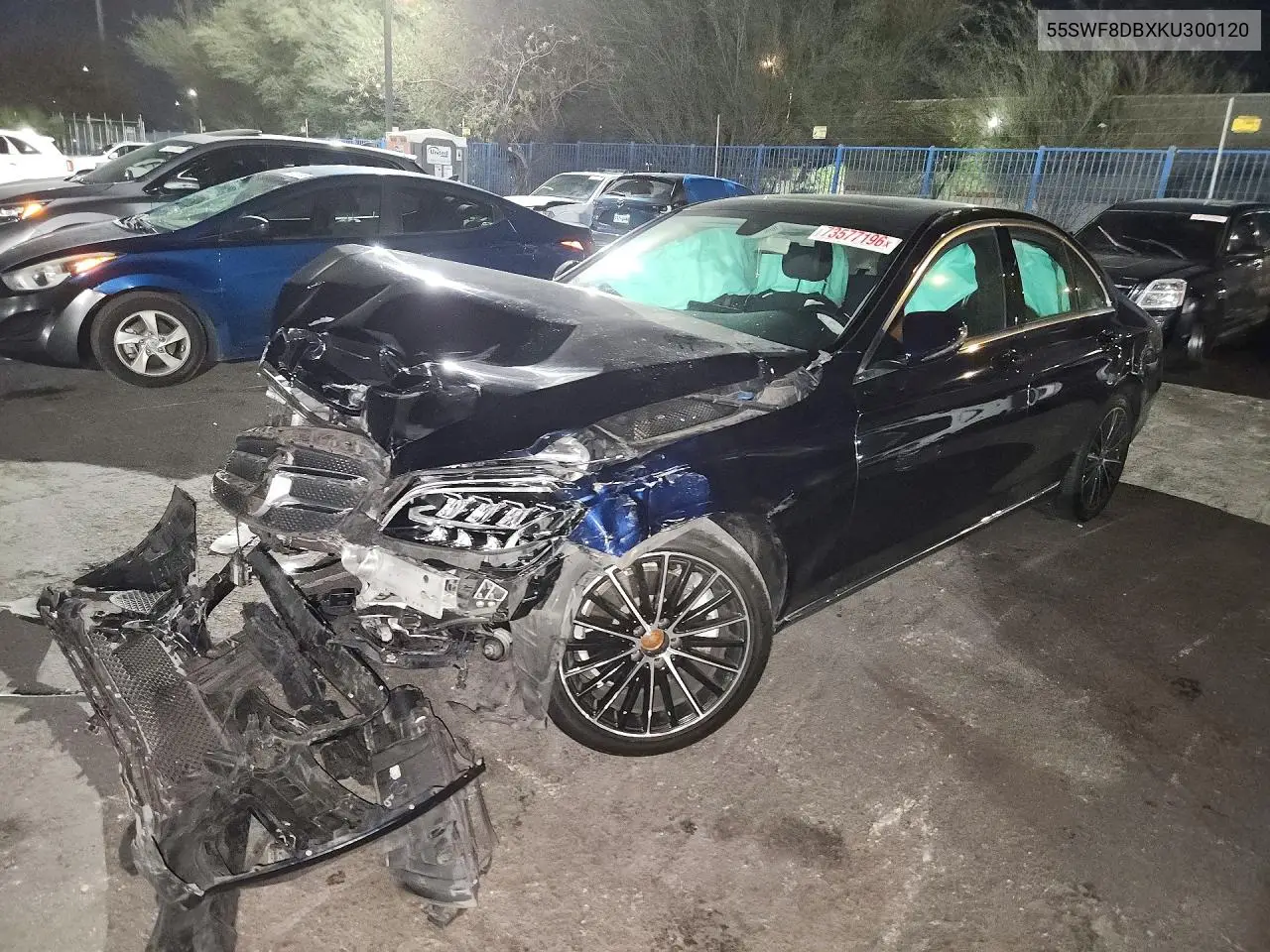 MERCEDES C-KLASSE 2019, VIN 55SWF8DBXKU300120
