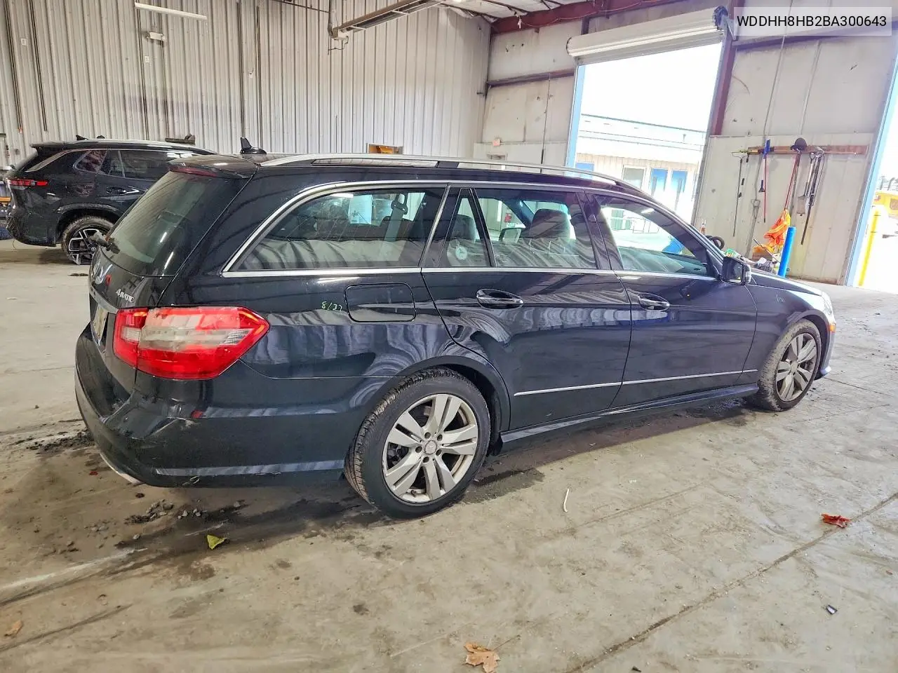 2011 MERCEDES E-KLASSE VIN WDDHH8HB2BA300643 — фото 3