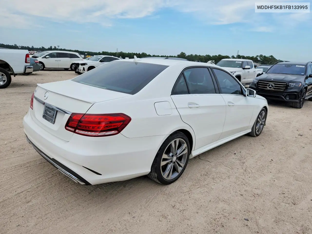 2015 MERCEDES E-KLASSE VIN WDDHF5KB1FB133995 — фото 3