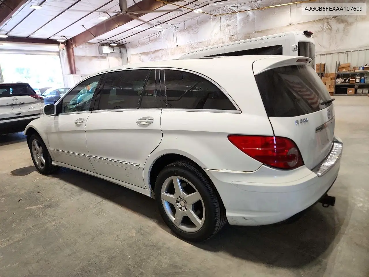 2010 MERCEDES R-KLASSE VIN 4JGCB6FEXAA107609 — фото 2