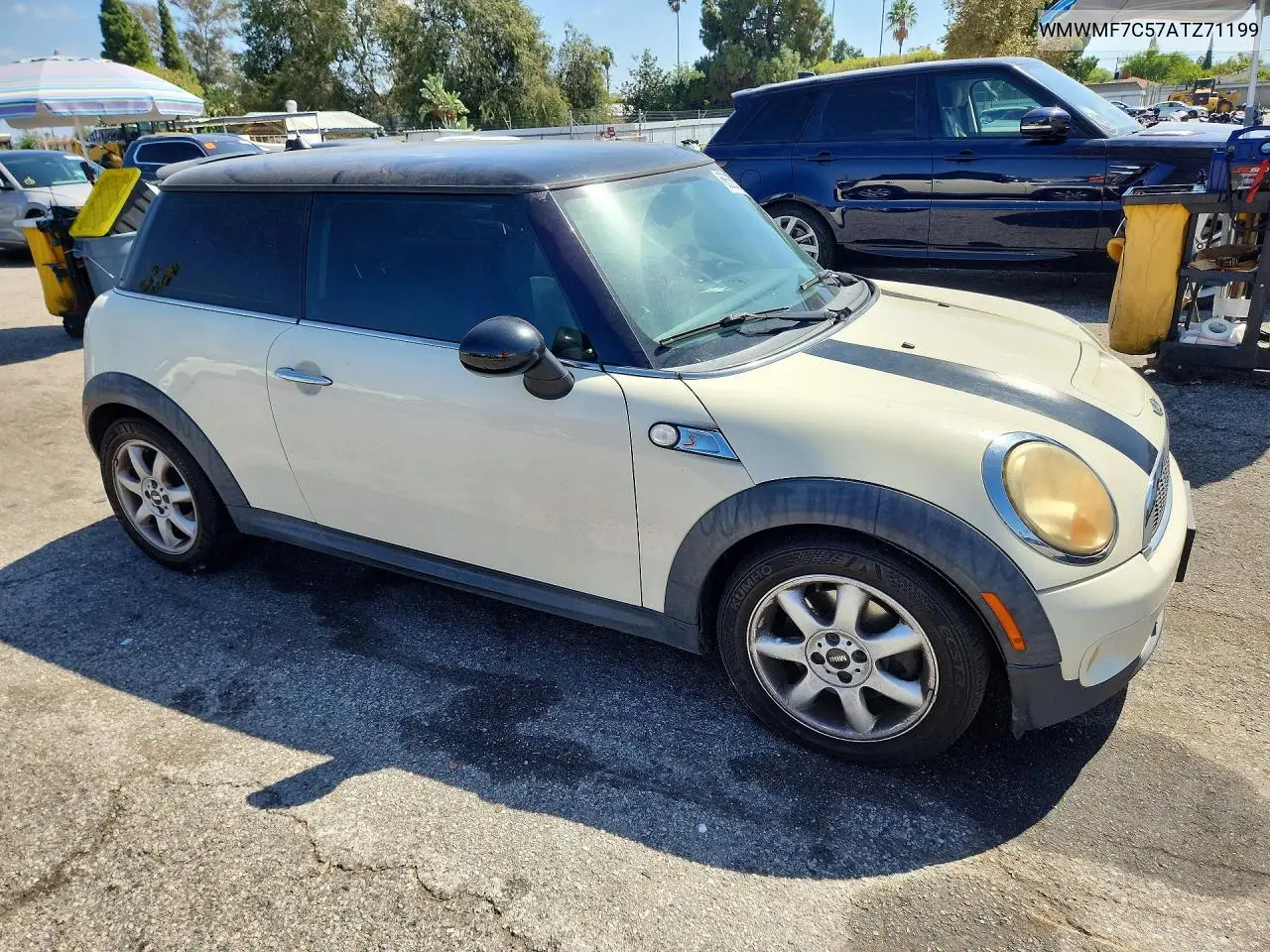 2010 MINI COOPER VIN WMWMF7C57ATZ71199 — фото 4